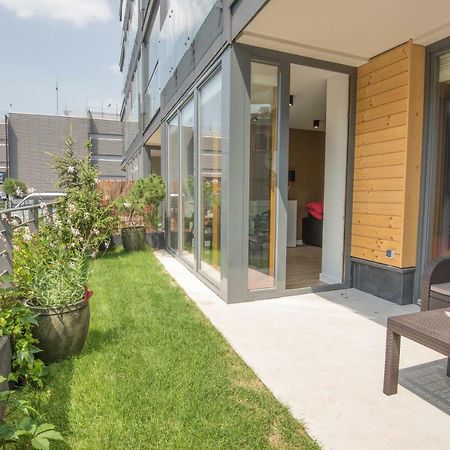 Galaxy Garden Apartment Cracow- Shopping Mall 1Min, Underground Parking, Family Friendly, City Center Krakow Bagian luar foto