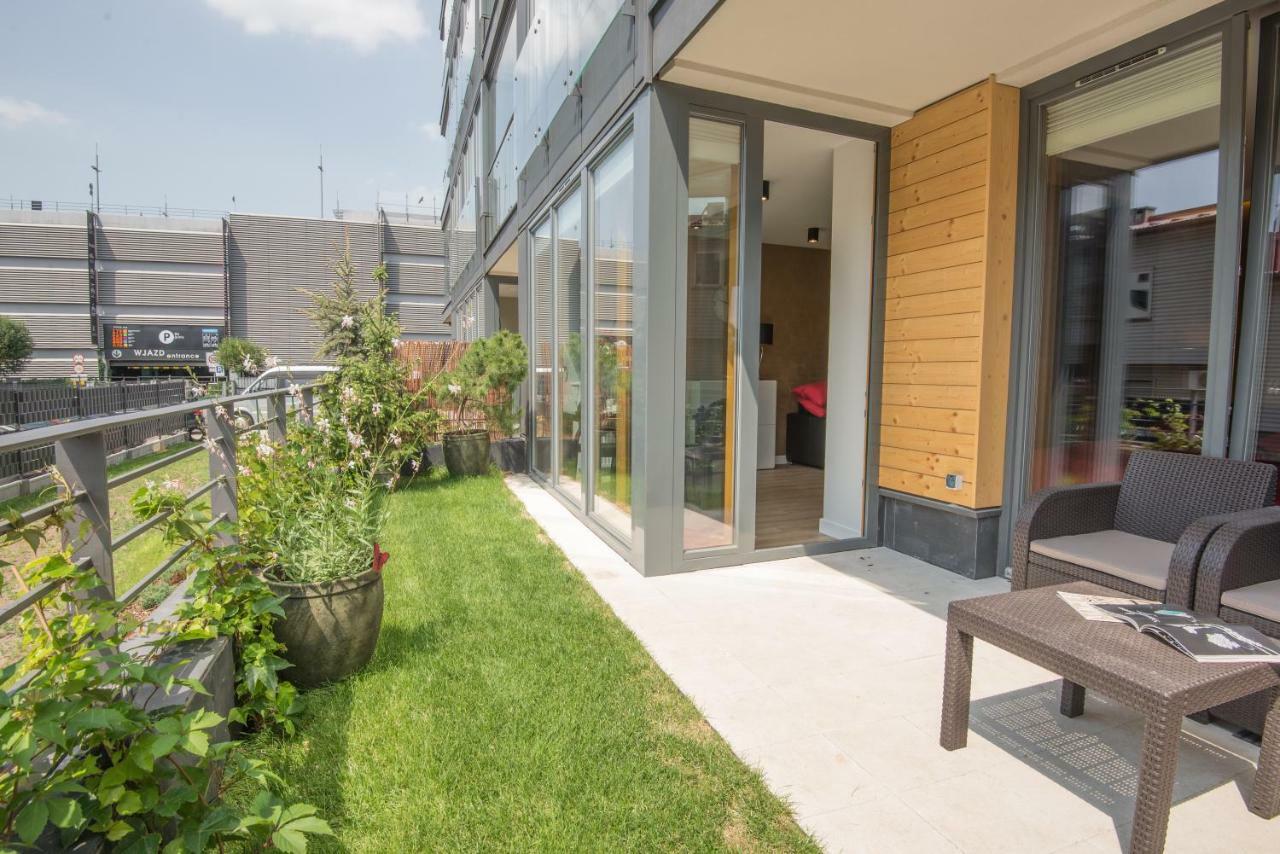 Galaxy Garden Apartment Cracow- Shopping Mall 1Min, Underground Parking, Family Friendly, City Center Krakow Bagian luar foto
