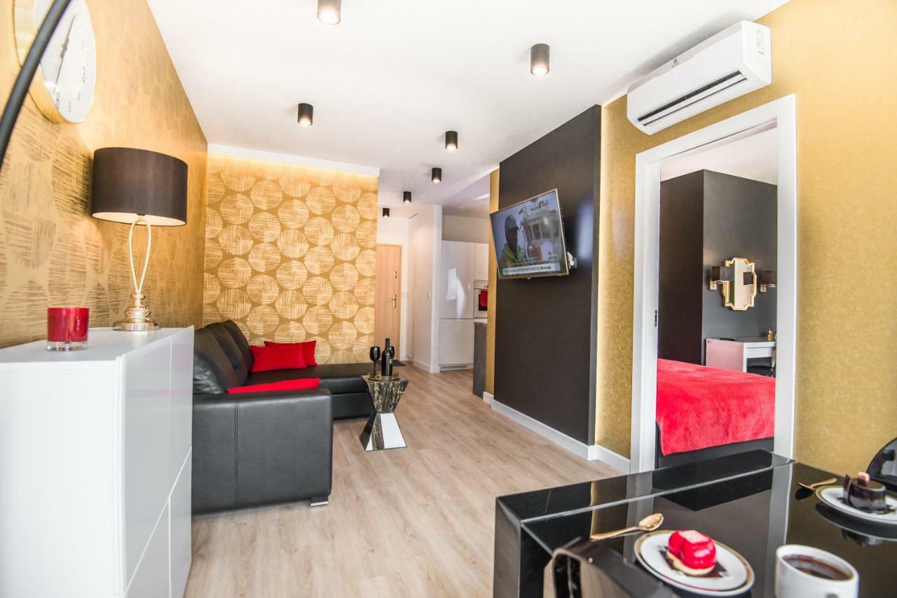 Galaxy Garden Apartment Cracow- Shopping Mall 1Min, Underground Parking, Family Friendly, City Center Krakow Bagian luar foto