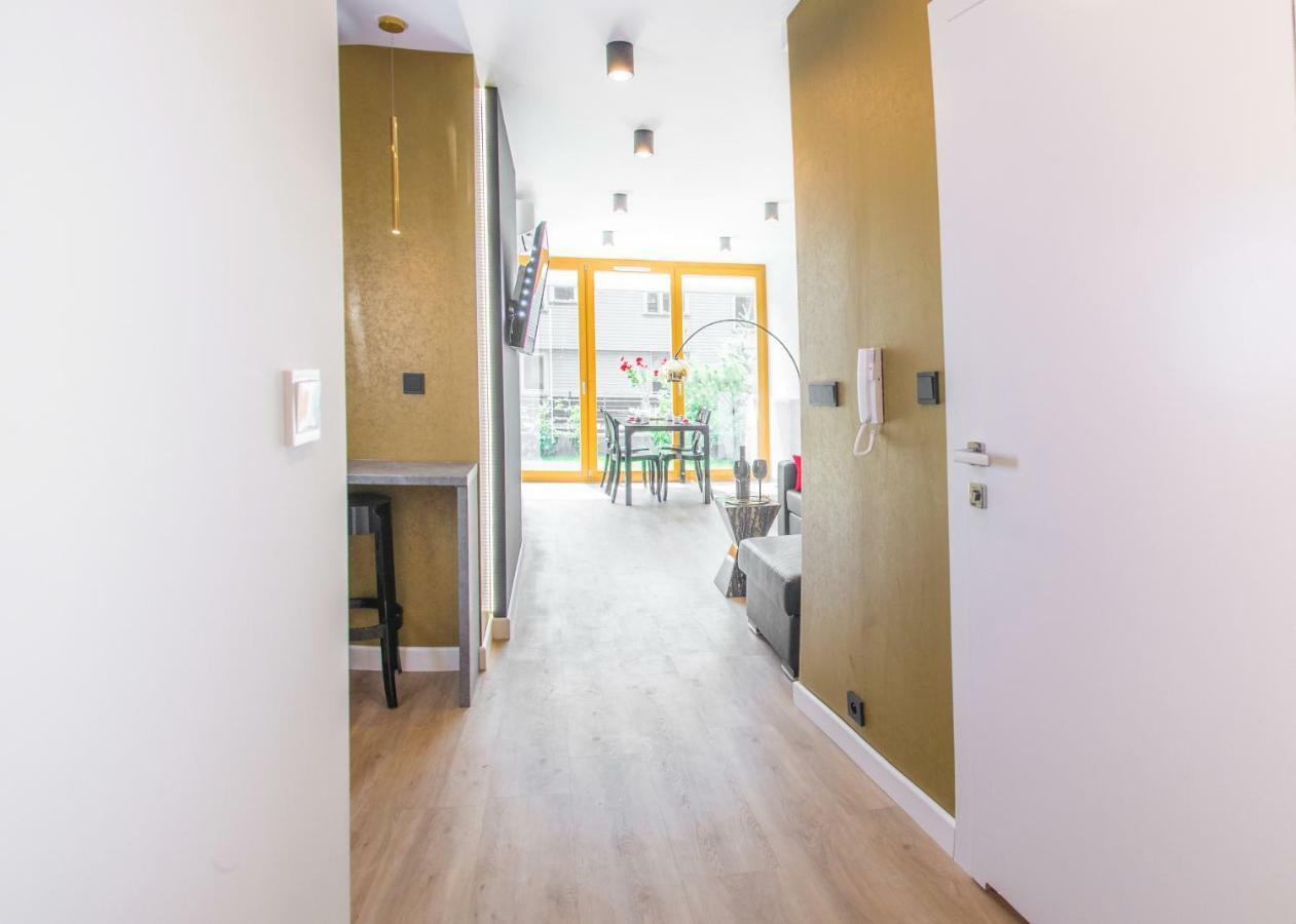 Galaxy Garden Apartment Cracow- Shopping Mall 1Min, Underground Parking, Family Friendly, City Center Krakow Bagian luar foto